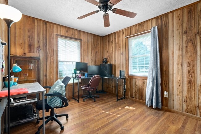 4th bedroom/no door