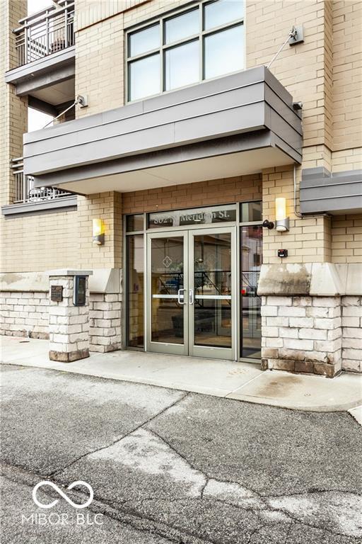 Photo - 802 N Meridian St Unit 306