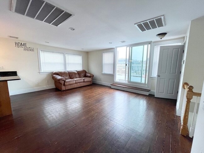 Photo - 178 Hillside St Unit 4