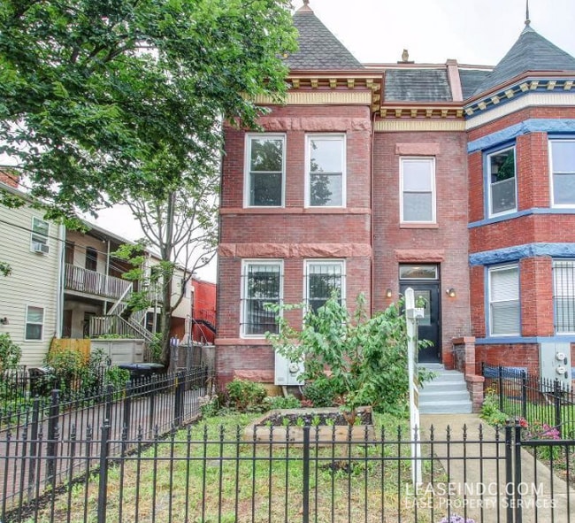 Building Photo - 1708 3rd St NW Unit #1