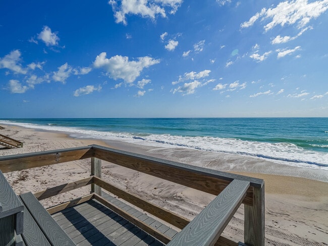 Building Photo - 3939 Ocean Dr Unit # PH8