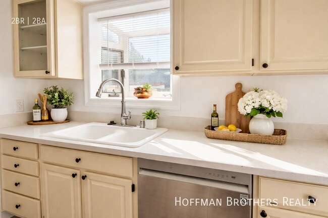 Building Photo - 4657 1st St