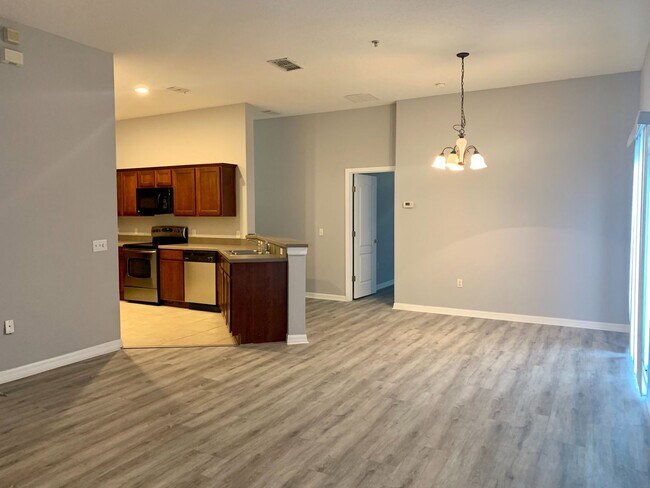 Photo - Spacious 2 bedroom/2 bath Condo with 1 car...