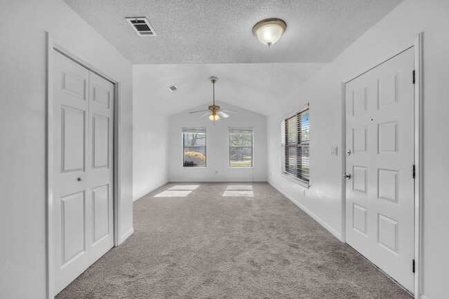 Photo - Charming 2 Bedroom Florida Cottage in Convenient Location!!