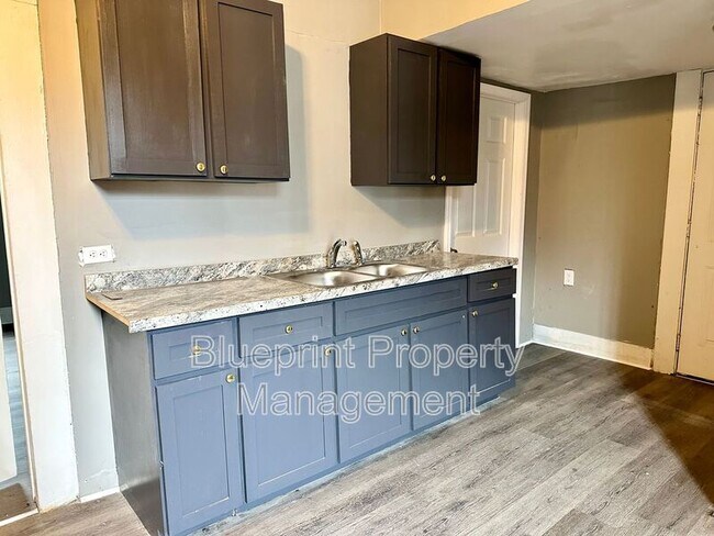 Photo - 3616 Maple Ave SW