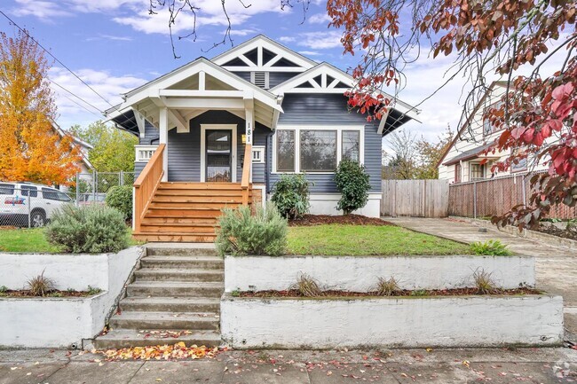 Building Photo - Charming vintage 3-bdrm/2-bath home in Ken...