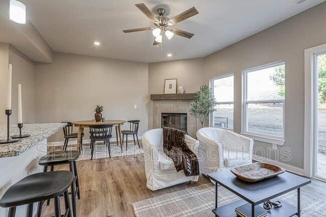 Photo - 2920 S Harvard Ave