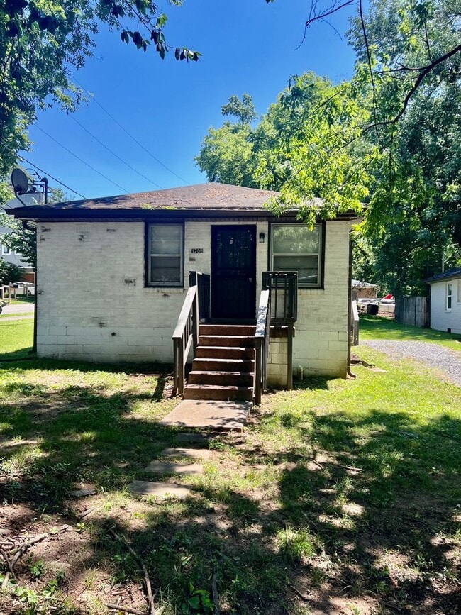 Building Photo - 1208 Chester Ave Unit 1208 Chester A