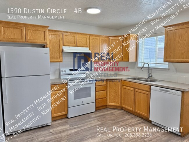 Photo - MOVE IN SPECIAL - 3 Bedroom 1.5 Bath Apart... Unit #B