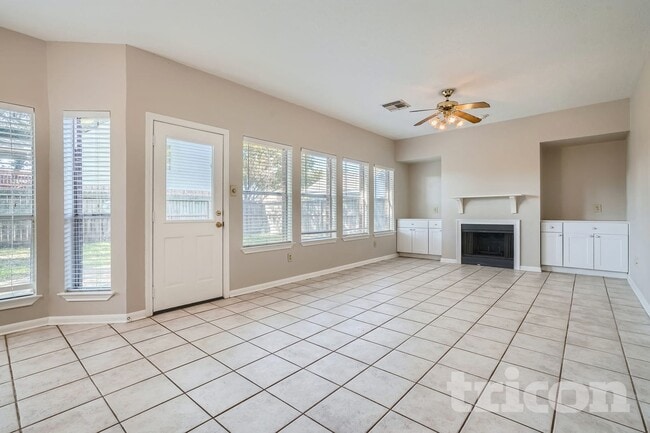 Photo - 5911 Klamath Falls Ct