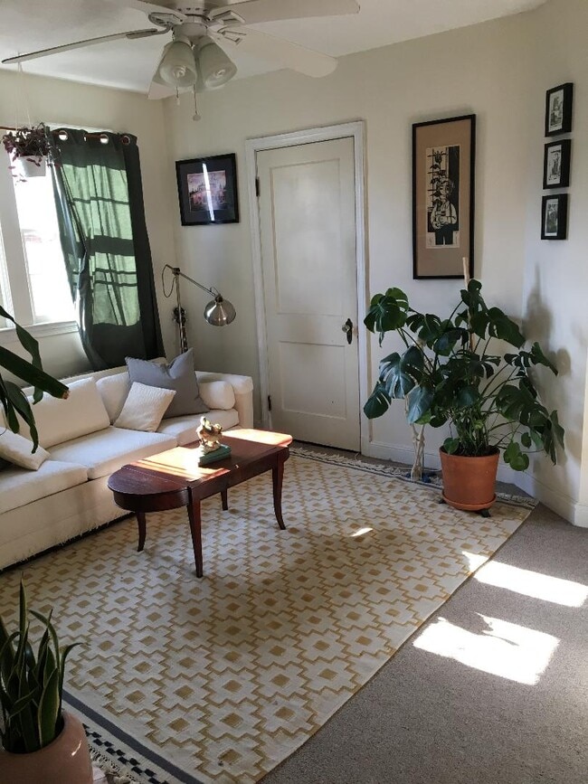 UNFURNISHED 1 bed 1 bath in prime Hampden location - 1417 West 37th Street Unit sunny upstairs #2