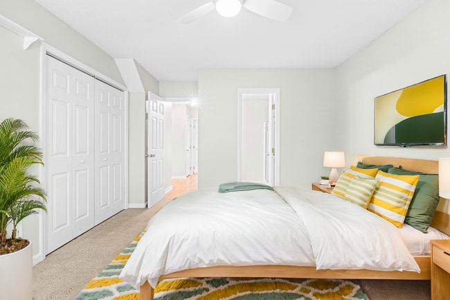 Photo - 6736 Queen Annes Dr