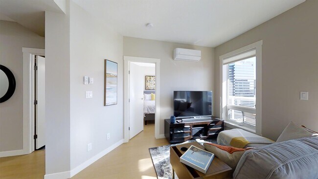 Photo - 10410-1102 102 Ave NW