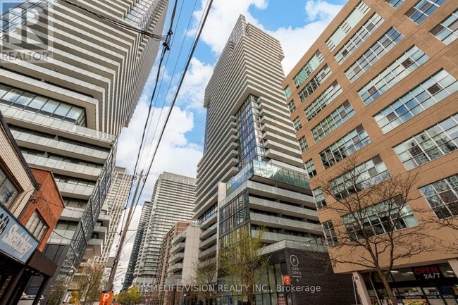 Photo - 185 Roehampton Ave Unit 910