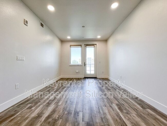 Photo - 42111 Osgood Rd