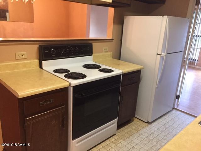 Photo - 106 Village Ln