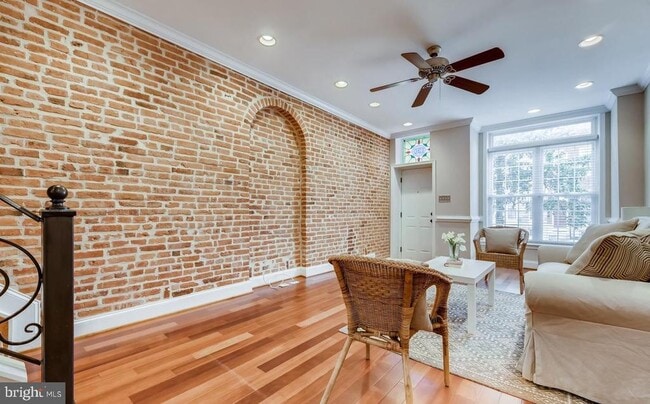 Photo - 130 W Ostend St