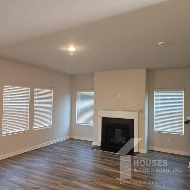 Photo - 185 Vickery Rd