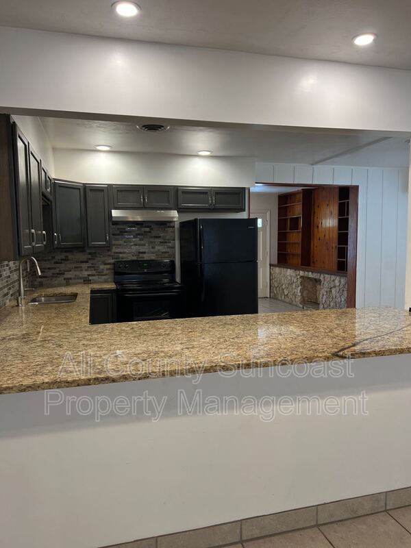 Photo - 434 40th Ave NE