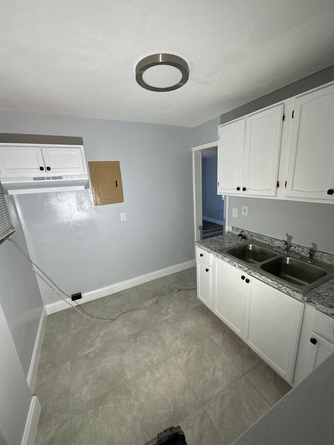 Photo - 1039 Phelps St