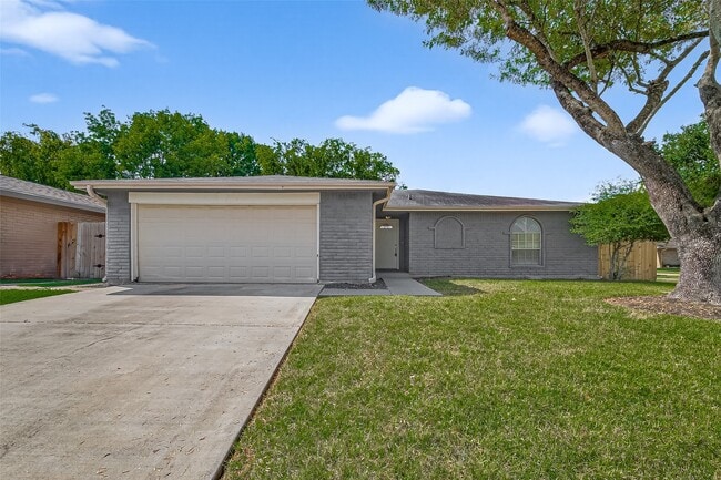 Photo - 10402 Gulfstream Ln