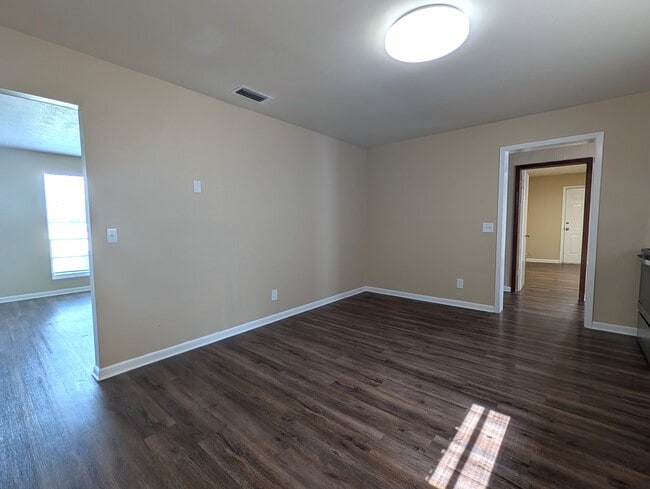 Photo - 6036 Bizier Rd E