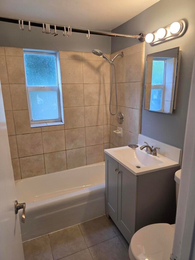 Photo - 112 SE 9th Ave