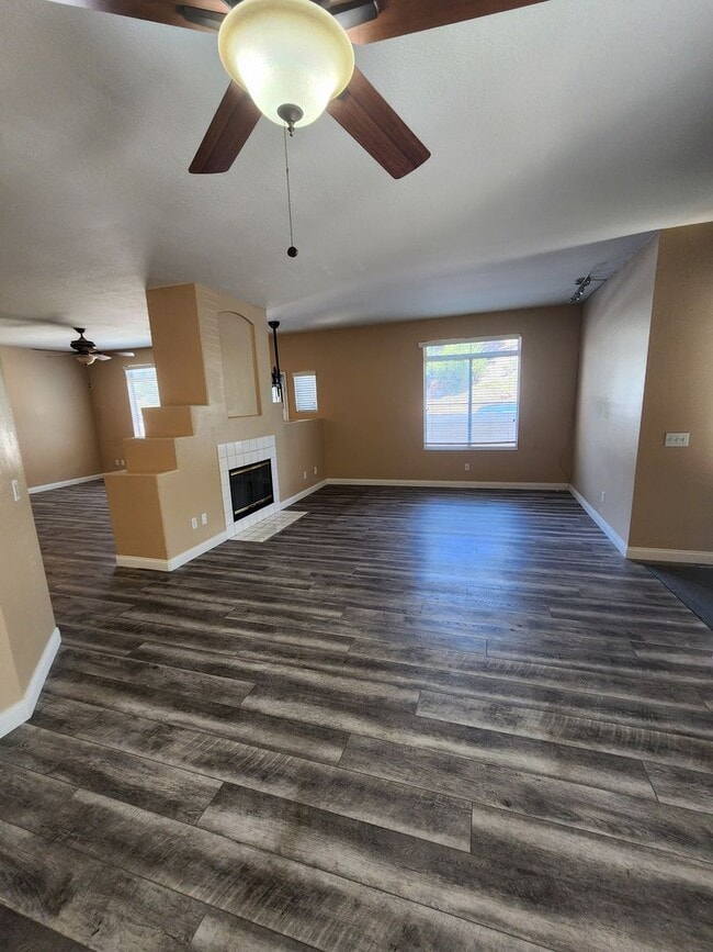 Photo - Gorgeous & Spacious 3Bd/2.5Ba, 1,679 SqFt, 2-story Condo - Central A/C & heat, Washer/Dryer - 2 C...
