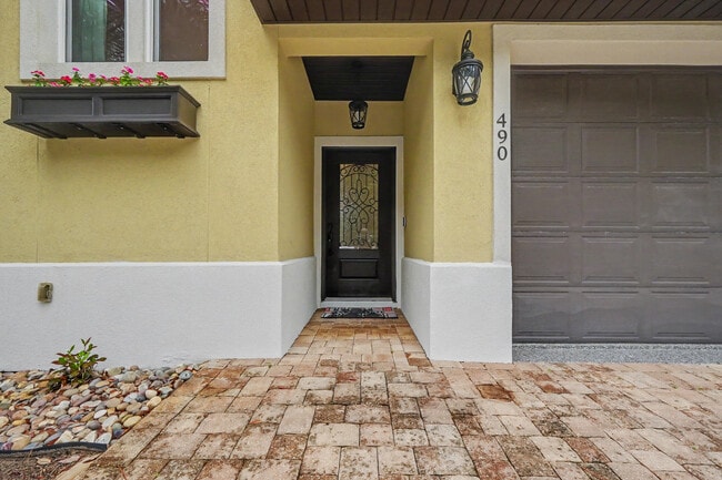 Photo - 490 Soundview Ct