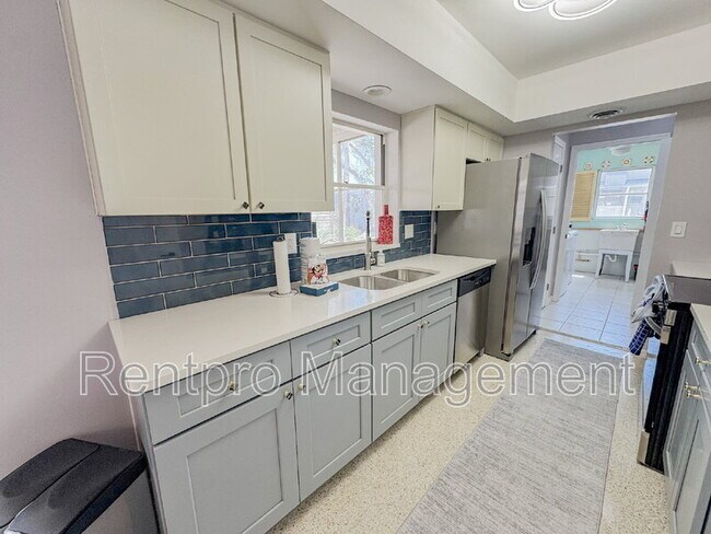 Photo - 2825 N Beach Rd