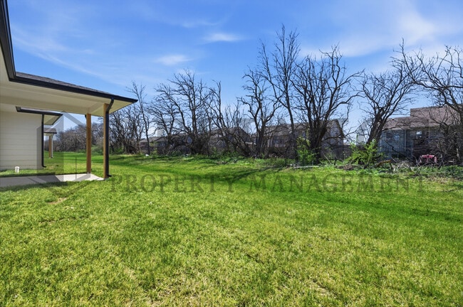 Photo - 525 Elmwood St