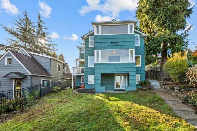 Photo - 4Bd/3Ba Seattle House