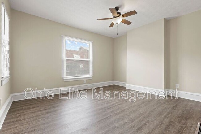 Photo - 831 Studer Ave