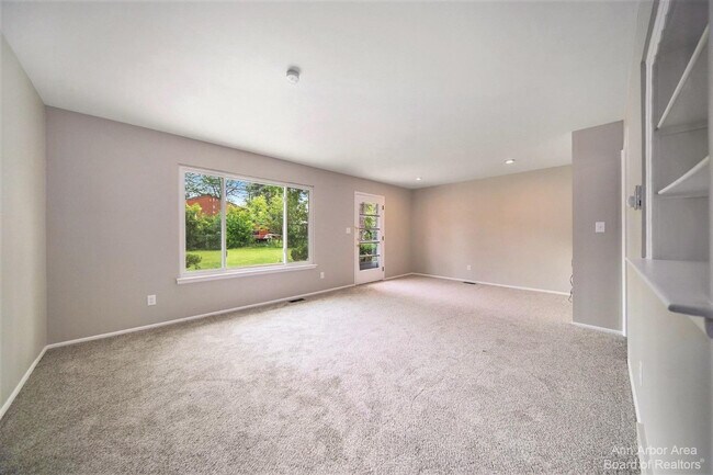 Photo - 2923 Burlington Ct