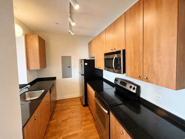 Photo - 565 W Quincy St Unit 1608