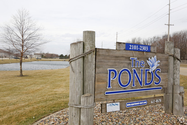 The Ponds on G E Road Apartments - Bloomington, IL | ForRent.com