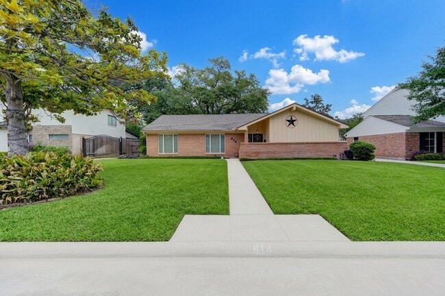 Photo - 614 Bendwood Dr