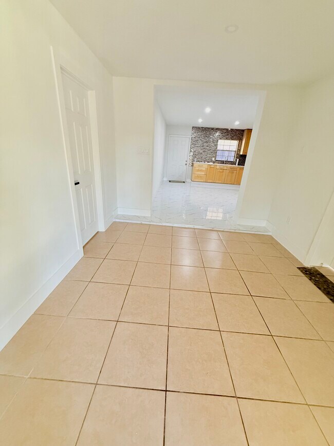 Photo - 5605 Patterson Rd