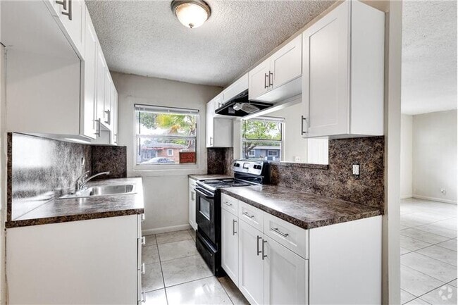Building Photo - 1745 NW 29th Ln Rental