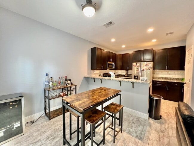 Photo - 2100 Pomegranate Ct