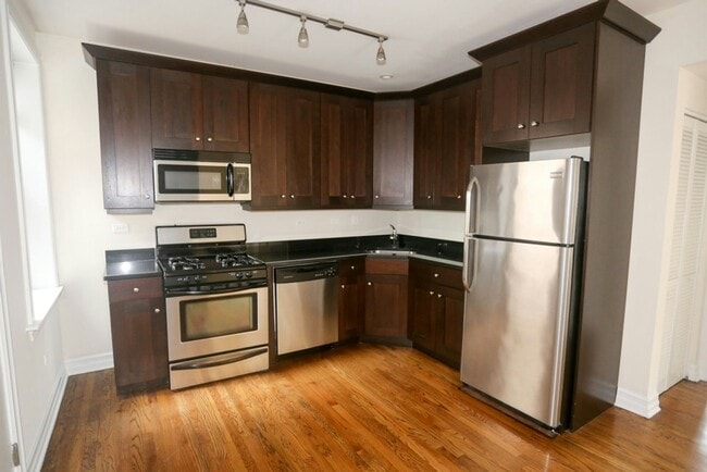 Photo - 3816 N Sheffield Ave Apartment Unit 2W