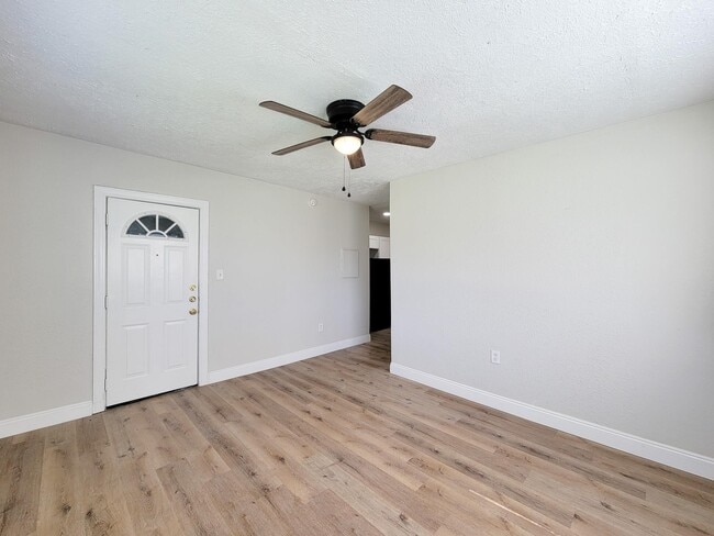 Photo - 711 Ave A Ave Unit 1