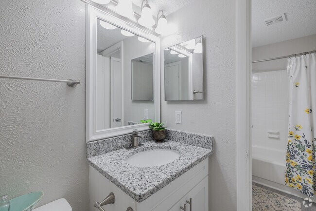 2BR, 2BA - 1,037SF - Bathroom Vanity