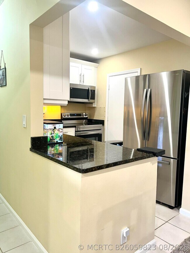 2211 NE 67th St Unit 1124