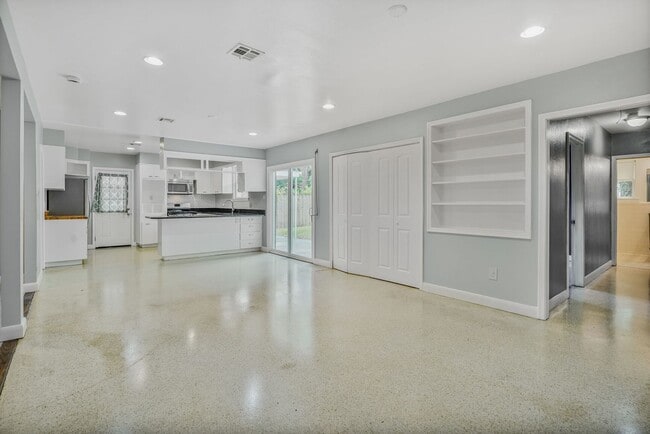 Photo - 6015 Dover Pl