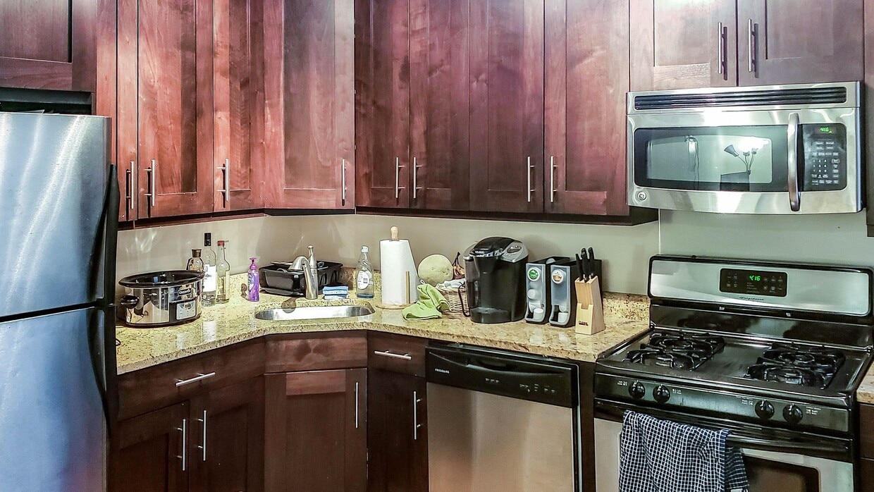 Photo - 3818 N Sheffield Ave (Chicago, IL)