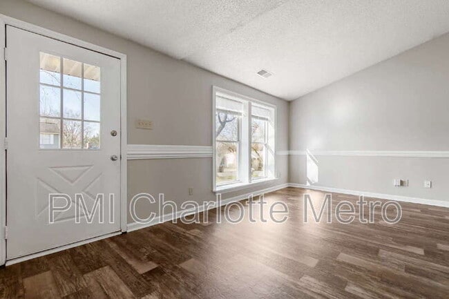 Photo - 3214 Old House Cir