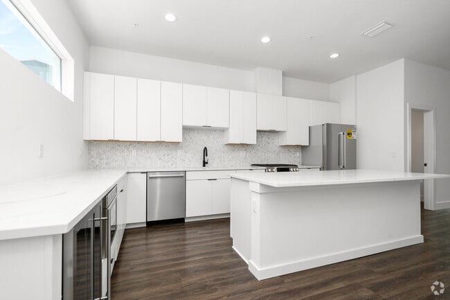 Building Photo - 869 6th Ave S Rental