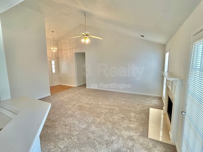 Photo - 133 Harbour Lake Dr