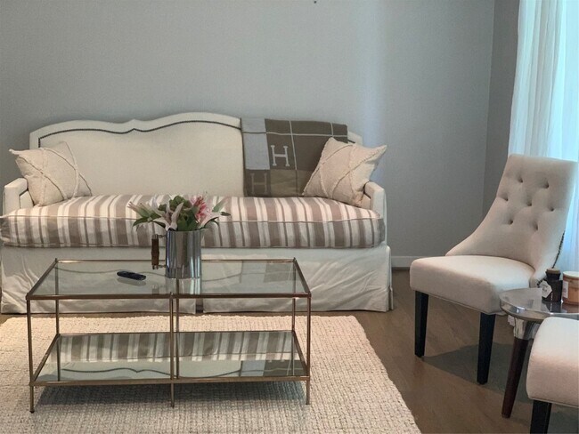 Photo - 5403 Carew St